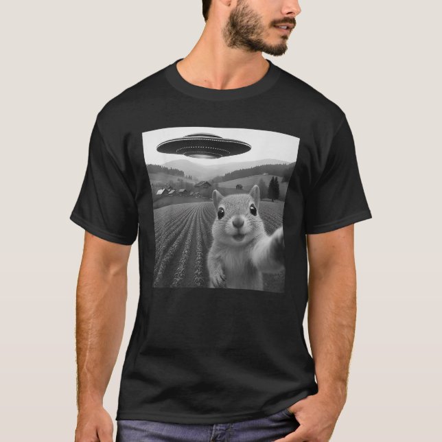 Squirrel Selfie with Alien UFO Funny Gifts for Men T-Shirt (Front)
