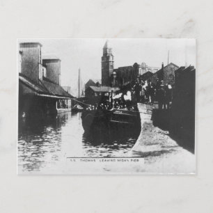 SS Thomas leaving Wigan Pier Postcard
