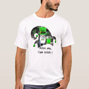 ST PATRICK'S DAY CAT WITH GREEN IRISH BEER,ELF HAT T-Shirt