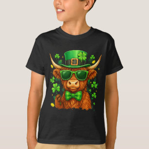 St. Patricks Day Funny Heifer Cow Shamrocks Men Wo T-Shirt