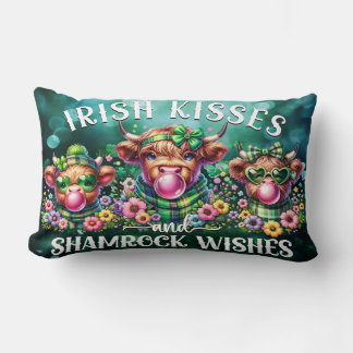 St. Patrick's Day Highland Cow Lumbar Coussin