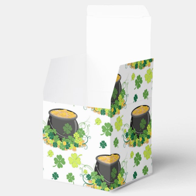 St Patricks Day Ireland Green Clover Leprechaun Favor Box (Opened)