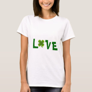 St. Patrick's Day LOVE Design MaternityT-Shirt T-Shirt