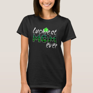 St Patricks Day Lucky Irish Shamrock C Lucky Mom M T-Shirt
