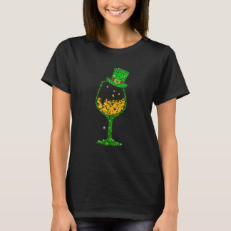 St Patrick's Day Shamrock Wine Glass For Womens Me T-Shirt