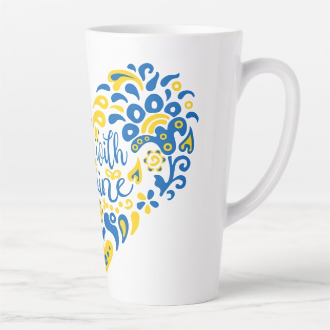Stand with Ukraine letting and heart Latte Mug (Droite)