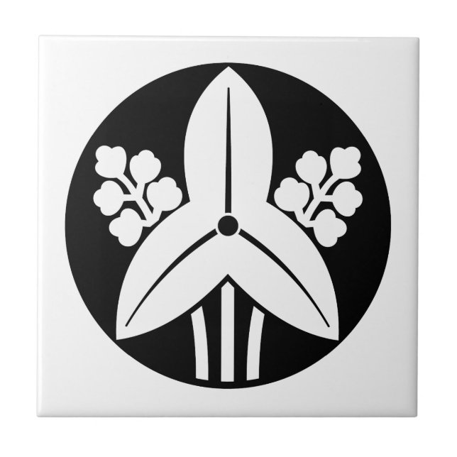 Standing arrowhead in rice cake tile (Front)