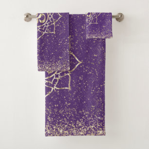Stars de Glittery Om Gold Mandala sur violet
