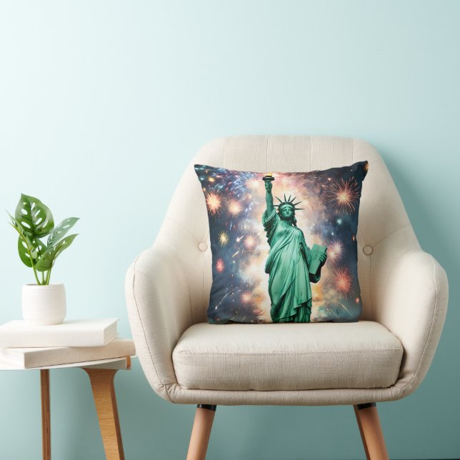 Statue Of Liberty Fireworks Independence Day, Throw Pillow (Chair)