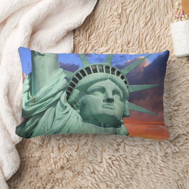 STATUE OF LIBERTY LUMBAR PILLOW (Blanket)