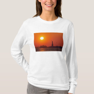 Statue of Liberty, New York Harbour, NY, USA, T-Shirt