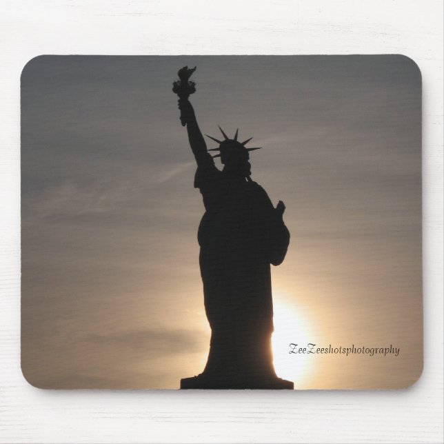 Statue of Liberty, ZeeZeeshotsphotography Mouse Pad (Front)