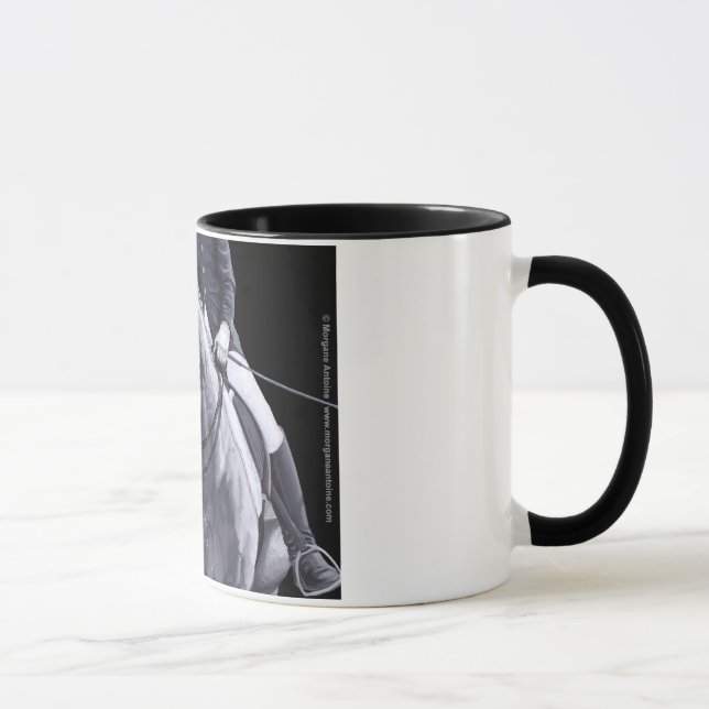 Stein noir et blanc de tasse de cheval de dressage (Droite)
