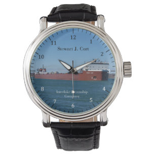 Stewart J. Cort montre