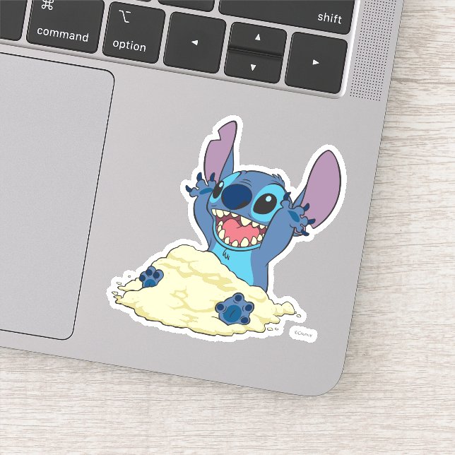 Stich Playing in Sand Disney (Detail)