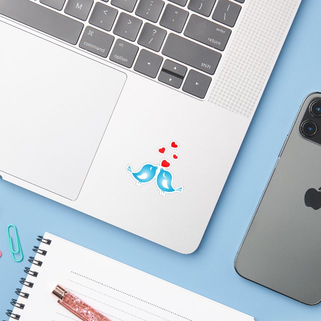 Sticker Blue Love Birds Red Hearts (Ordinateur portable avec iPhone)