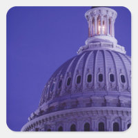 Capitole des États-Unis au crépuscule avec lumière