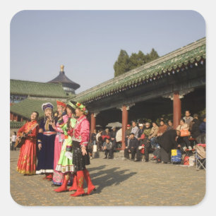 Sticker Carré Des danseurs folk amateurs costumés divertissent