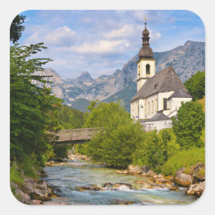Sticker Carré Église de montagne avec paysage de ruisseaux
