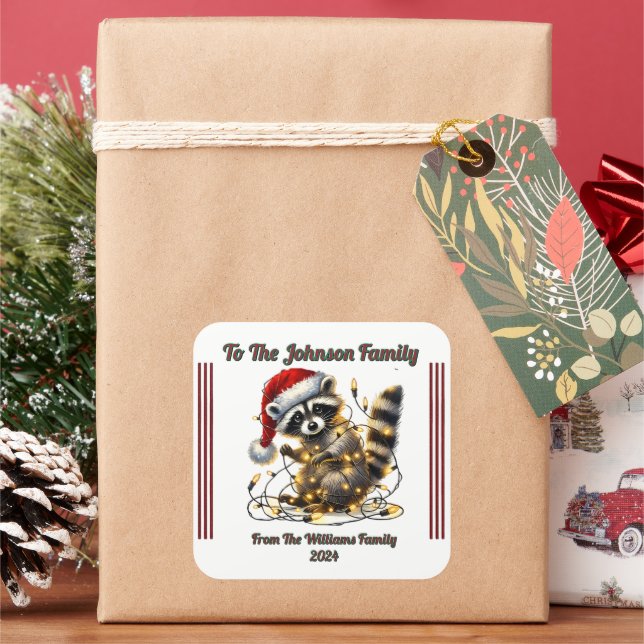 Sticker Carré Festive Raccoon Envelopper Cadeau De Noël Avec Cha (vacances)