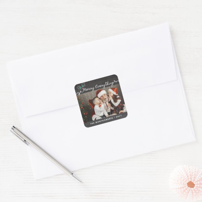 Sticker Carré Joyeux Tout Script Chalkboard Holiday Photo (Enveloppe)