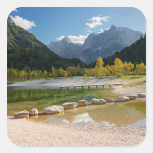Sticker Carré Le lac Jasna dans les Alpes slovènes à l'automne
