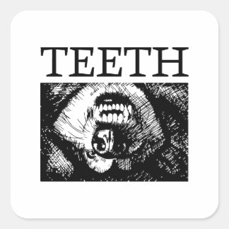 Sticker Carré Le museau d'un husky souriant pendant le jeu.