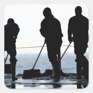 Sticker Carré Les marins balayent la baie de hangar