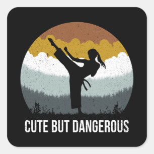 Sticker Carré Mignonne mais dangereuse - Karate Taekwondo Karate
