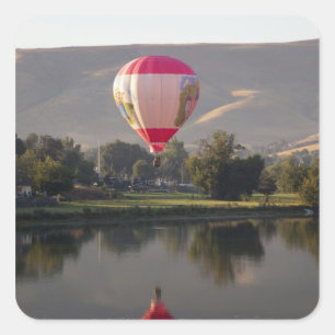 Sticker Carré Montgolfière au-dessus de la rivière Yakima