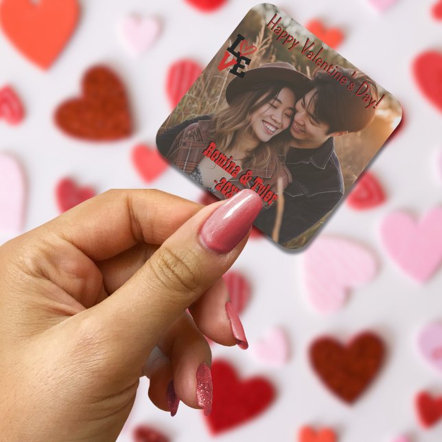 Sticker Carré Photo du coeur rouge romantique avec des noms pers (Romantic Red Heart Photo with Custom Names Square Sticker)