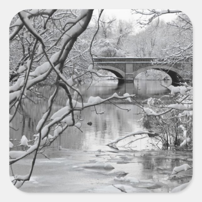 Sticker Carré Pont Arch au-dessus de la rivière Froid en hiver (Devant)