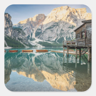Sticker Carré Pragser Wildsee dans les Dolomites en Italie
