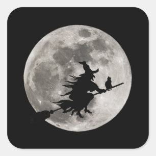 Sticker Carré Sorcière volante avec une lune brillante derrière 