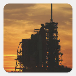 Sticker Carré Space Shuttle Atlantis sur le pad de lancement
