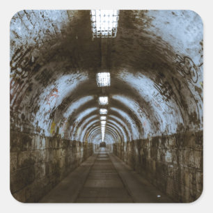 Sticker Carré tunnel souterrain sombre