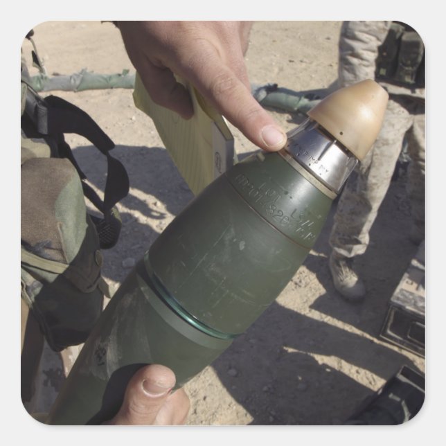 Sticker Carré Un chef d'équipe indique un délai (Devant)