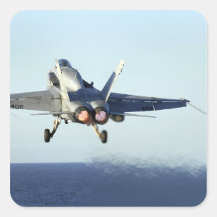 Sticker Carré Un F/A-18C Hornet démarre depuis le poste de pilot
