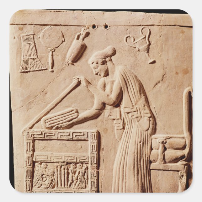 Sticker Carré Une jeune femme qui s'habille dans un (Devant)