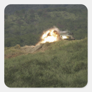 Sticker Carré Une marine marque un coup direct