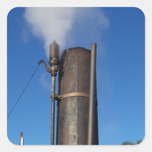 Sticker Carré vieux sifflet à vapeur avec un panache blanc de va