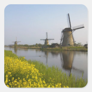 Sticker Carré Windmills le long du canal de Kinderdijk,