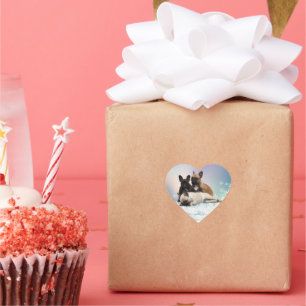 Sticker Cœur Bouledogue français dans la neige French Bulldog