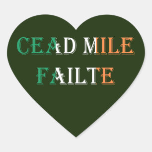 Sticker Cœur Cead Mile Failte superposé sur le stand Irish Flag