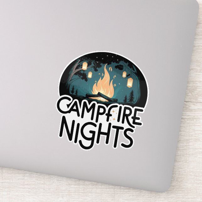 Sticker Cozy Campfire Nights Rustic Outdoor Adventure (Détail)