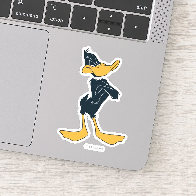 Sticker DAFFY DUCK™ avec bras croisés (Détail)