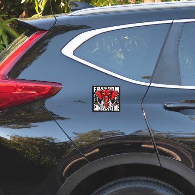 Sticker Eléphant rouge | Faith Family Freedom Conservatric (Dos de voiture)