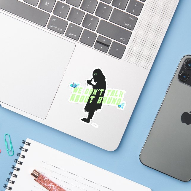 Sticker Encanto | "We Don't Talk About Bruno" (Ordinateur portable avec iPhone)