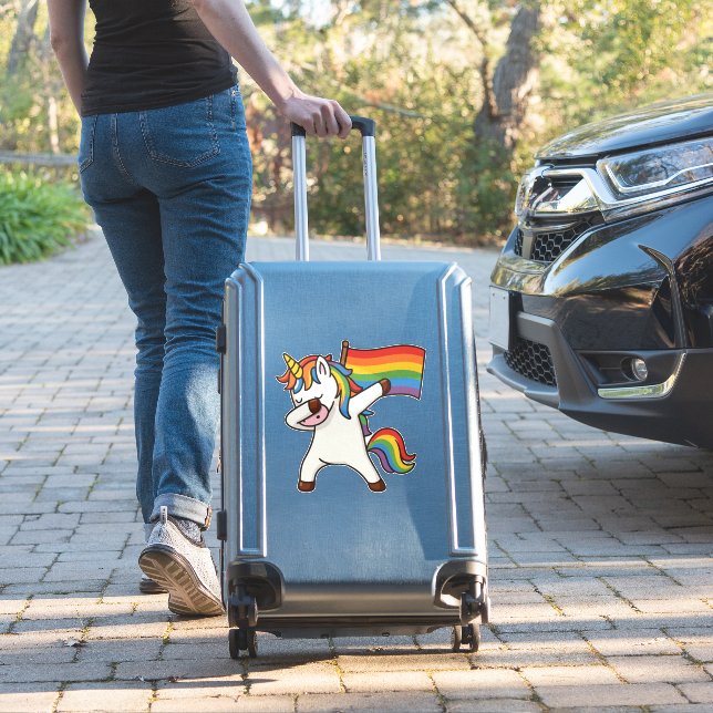 Sticker Gay pride Dabbing Unicorne Avec Drapeau (Valise Insitu)