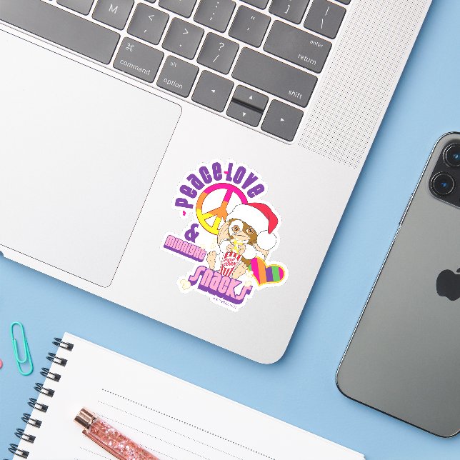 Sticker Gizmo | Peace Love & Midnight Snacks (Ordinateur portable avec iPhone)